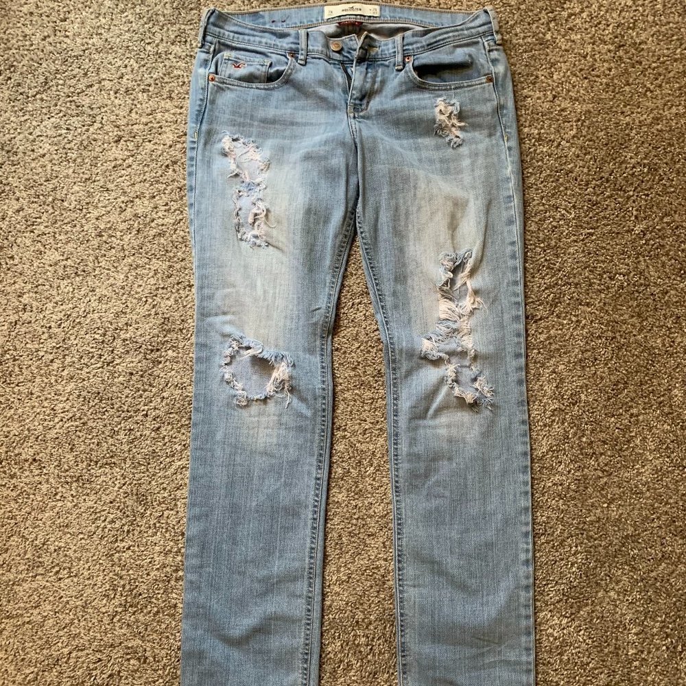 Hollister distressed jeans 7R